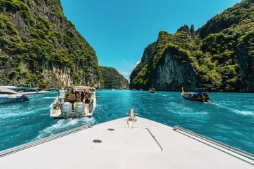 MAYA BAY (PHI PHI ISLANDS )