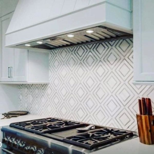 Marble kitchen backsplash