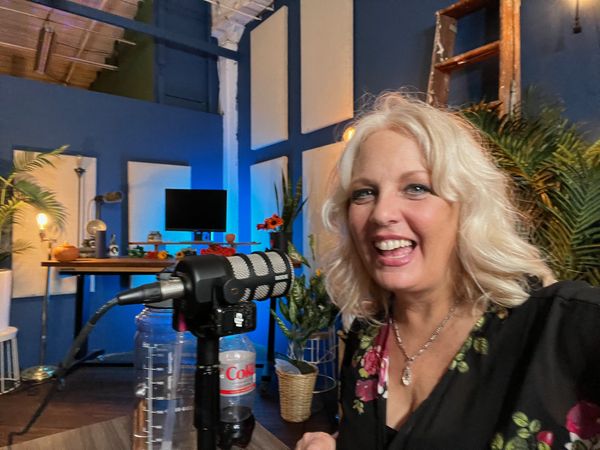 Fancy-ass mics and diet cola. Am i right?