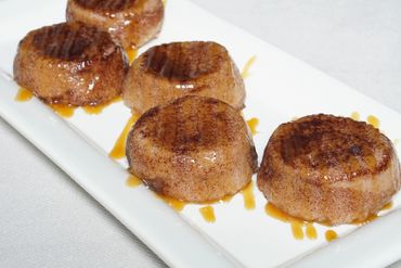 IDDSI shaped purée bread mix doughnut. Shaped purée bread cake. Purée shaping for purée bread.