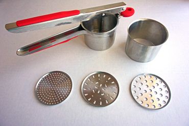 Purée pasta shaping tool for shaped purée spaghetti, shaped puree macaroni and puree fettuccini