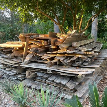 Wood pallets removal