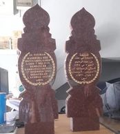 Batu nisan granite merah perempuan