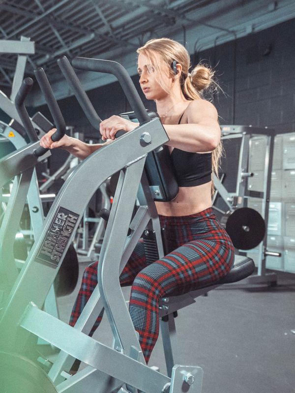 Plate-Loaded Iso-Lateral Row. Low-profile design and multiple grips for exercise variety.