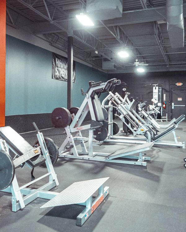 Plated Loaded Leg Day Machines.