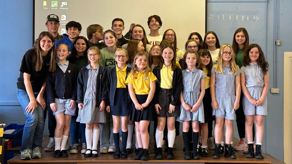 Broadmoor's High School Choir met with Fulwell Juniors this afternoon to introduce themselves.