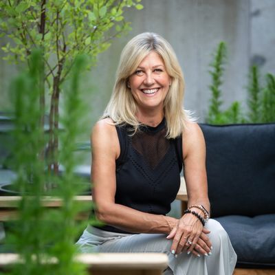 Mary Lisa (ML) Wahlfeldt
Certified Breathing Instructor  and intentional Breathing Facilitator