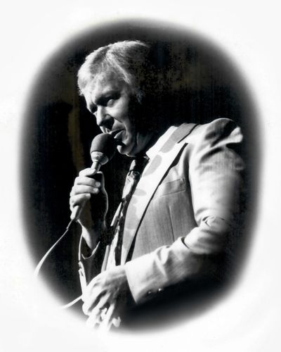 Stu Phillips Singing