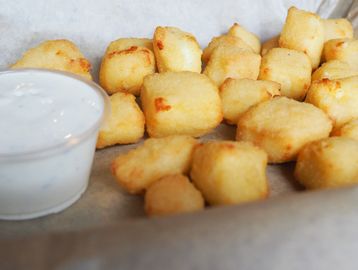 Fried Cheese Curds with Ranch Dressing