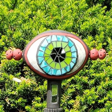 Eye Totem.  Ceramic, stainglass, mirror, mosaic.