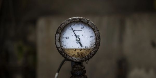 Rusty pressure gauge