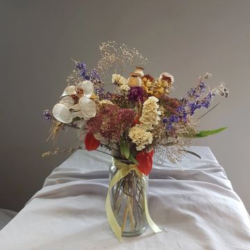 Dried flower posy