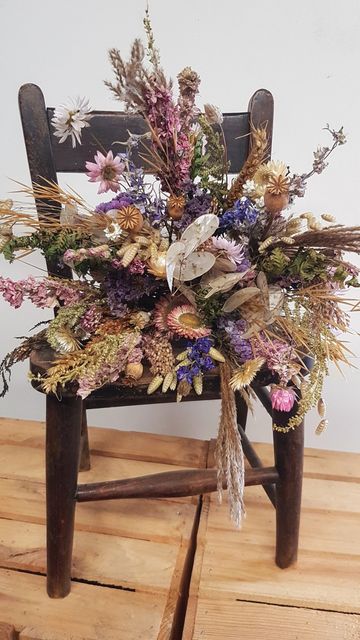 Dried flower arrangement