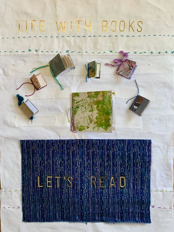 Vicky DeLong, USA
Life with Books, Let’s Read