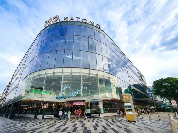 Shopping mall and food surround Tembusu Grand.