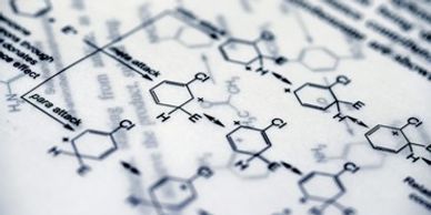 TYPICAL PROPERTIES: 
ASTM D217 Worked penetration 315
ASTM D2265 Dropping point >750
ASTM D2266 Four