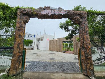 Lilly's Garden entrance