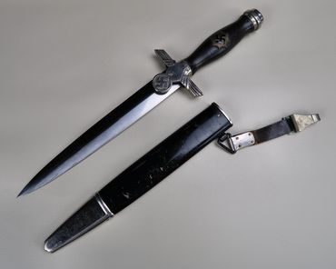 Original WW2 German RLB Luftschutz 2nd Pattern Officer Dress Dagger with Hanger