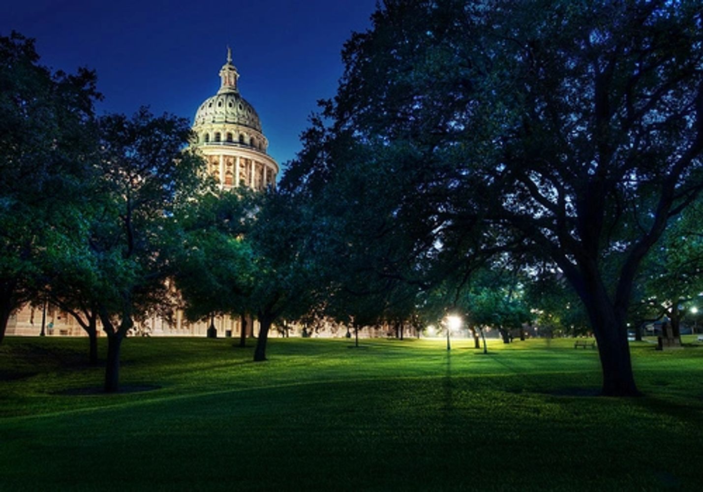 The Texas capitol at dusk. From Trey Ratcliff, www.StuckInCustoms.com
