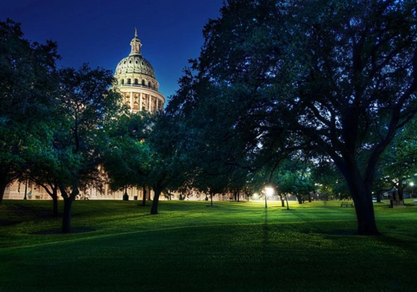 The Texas capitol at dusk. From Trey Ratcliff, www.StuckInCustoms.com