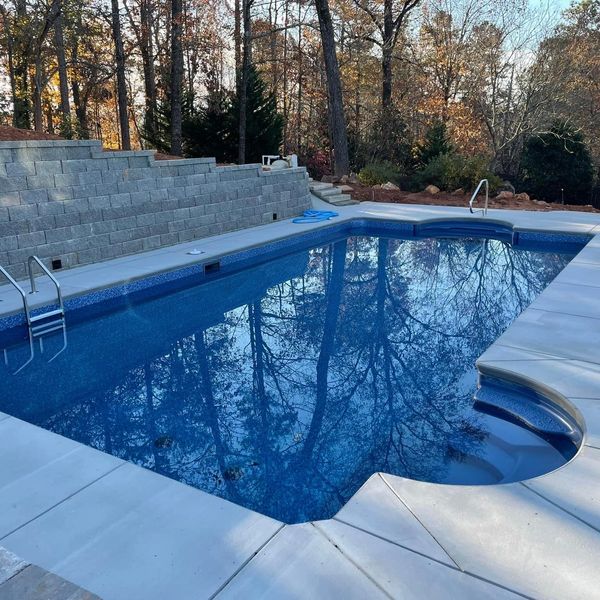 in ground vinyl pool liner installation.