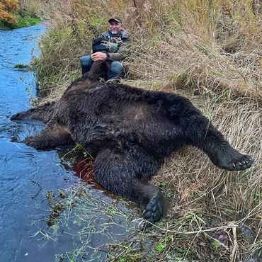 Ken Canterbury splashes a huge 10'-5" near Wildman Lodge, Scoring 28-03/16.