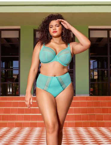 Bold and supportive, this underwired bra and high-waisted set offers style, comfort, and confidence.