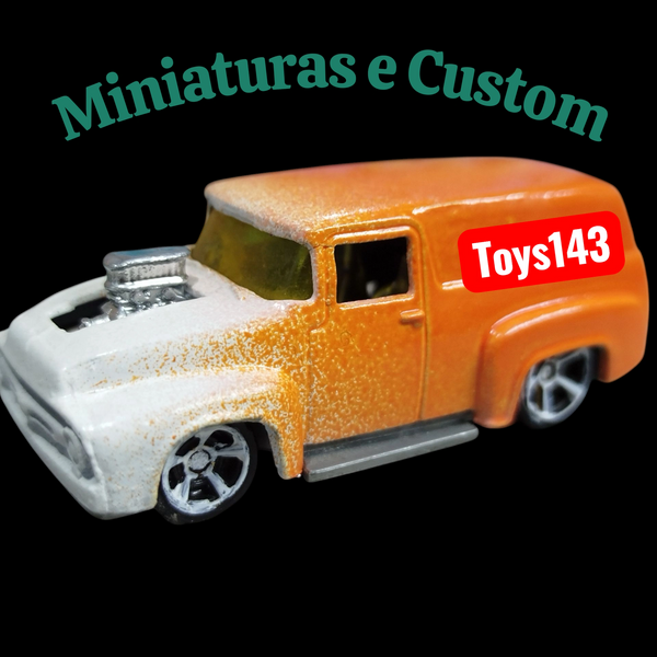 Van custom laranja e branca