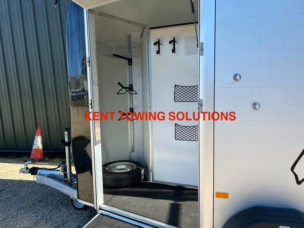 Fitted Tack Locker.
