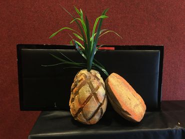 Pineapple that splits from Peter and the Star Catcher