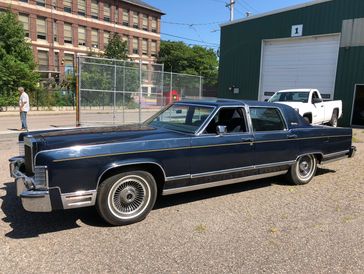 1979 Lincoln Town Car Collector Series for sale - Blue