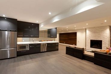 Columbia, MD – Finished basement with theater room and wet bar
