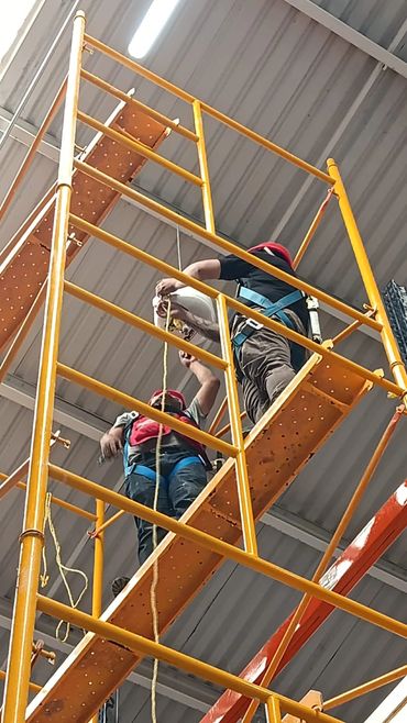 Instalación de extintores tipo granada de agua