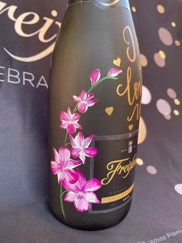 San Diego bottle painter Lisa McCague Freixenet bombay orchids