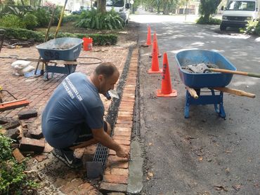 CHICAGO BRICKS BRICKERA® Driveways, Pooldecks, Fireplaces, Chimneys, Fire Bricks, Patios, Walls