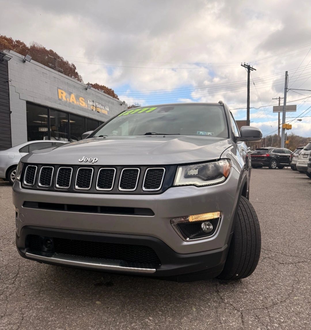 2018 Jeep Compass Limited's photo