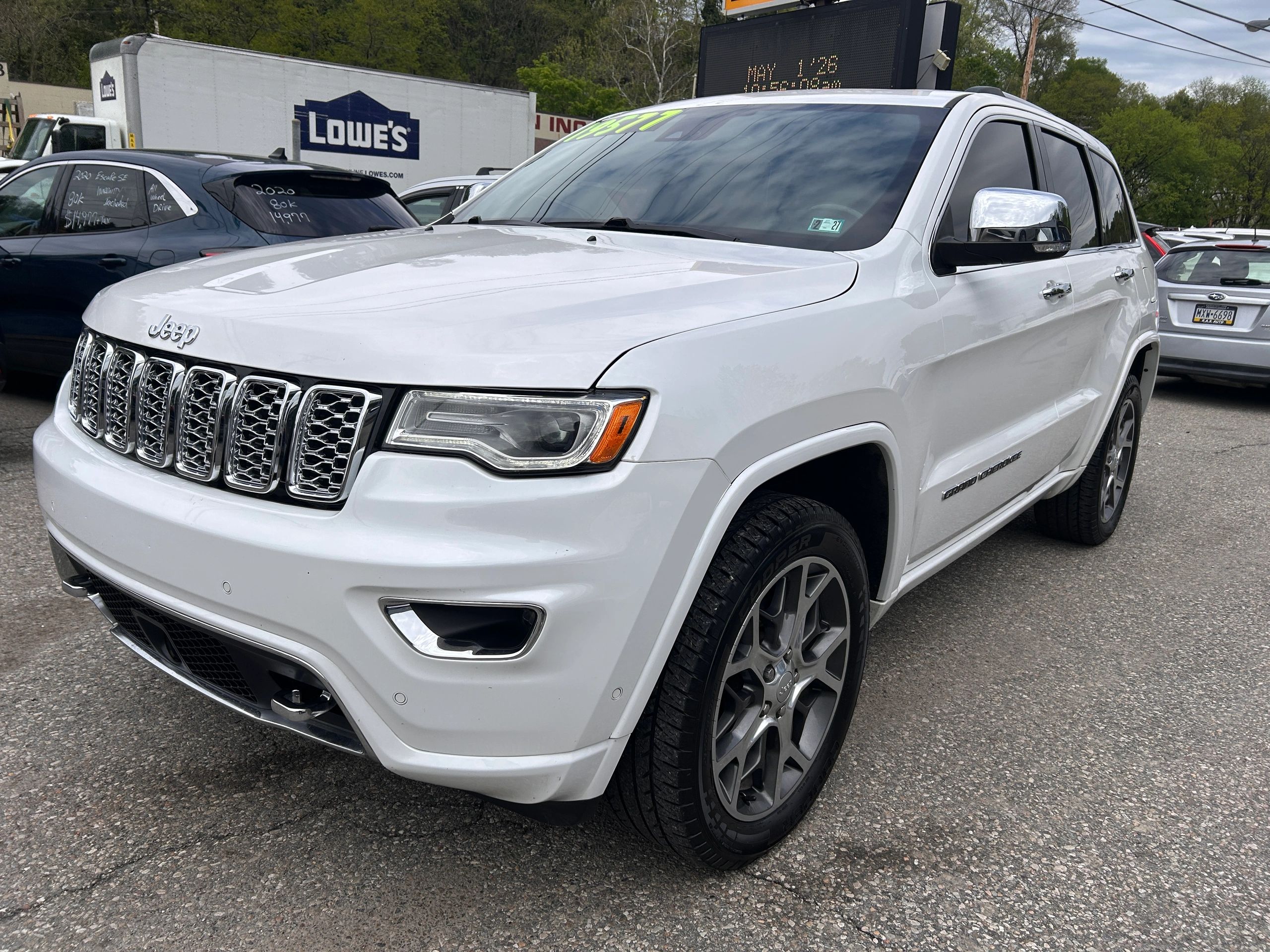 2019 Jeep Grand Cherokee Overland 4WD's photo