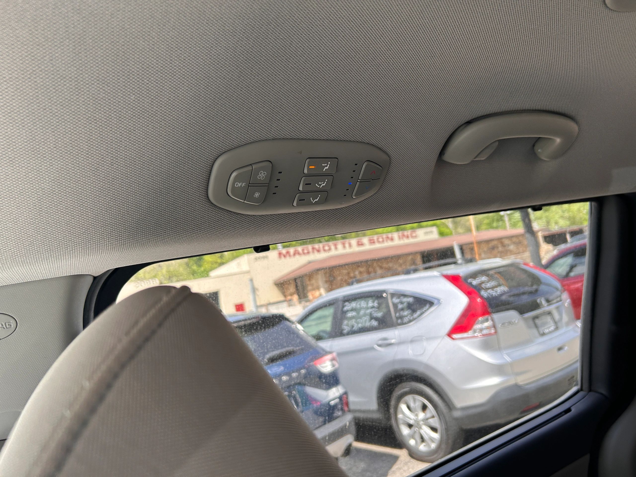 2016 Kia Sedona LX - Photo 14