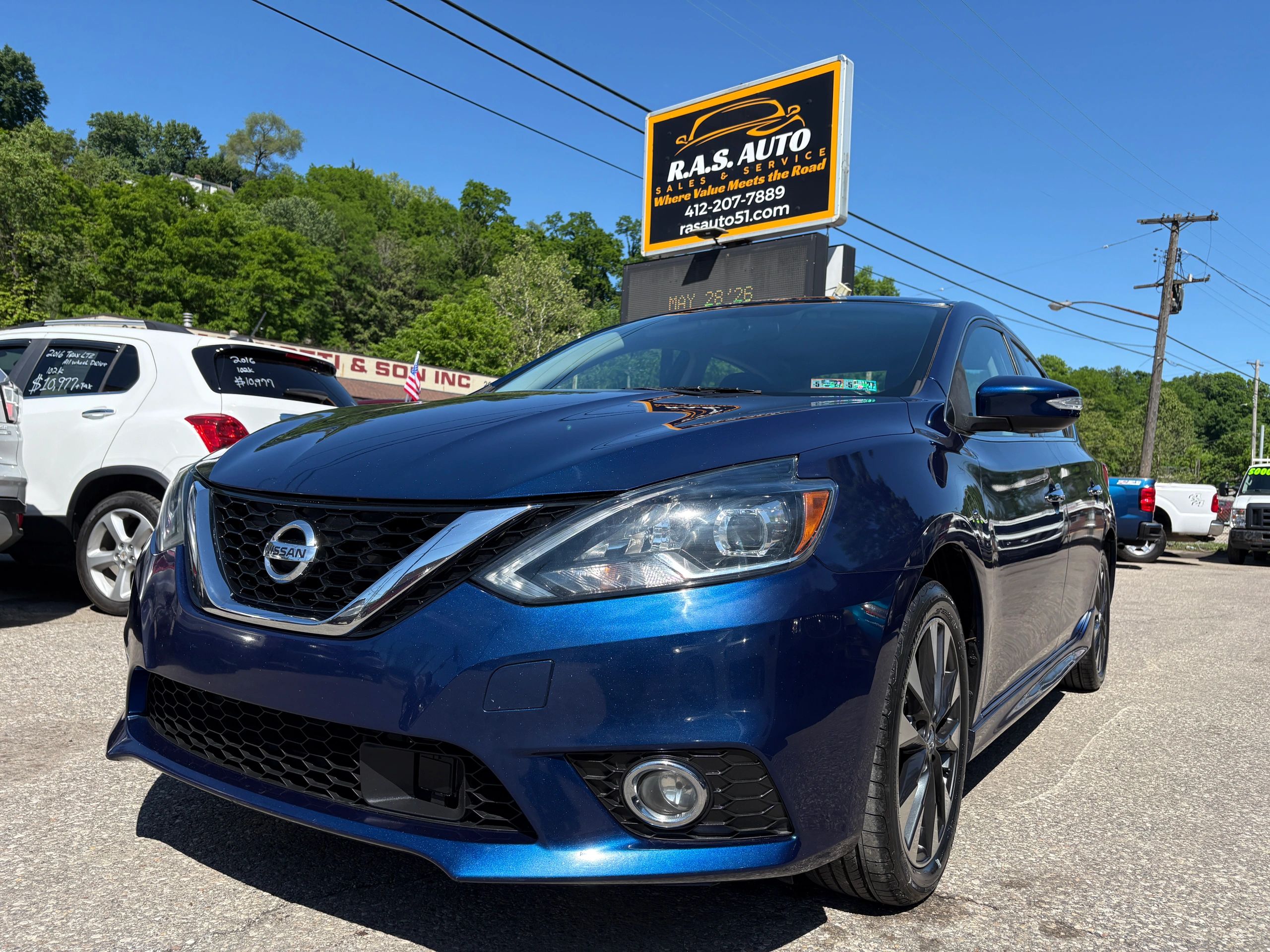 2019 Nissan Sentra SR CVT's photo