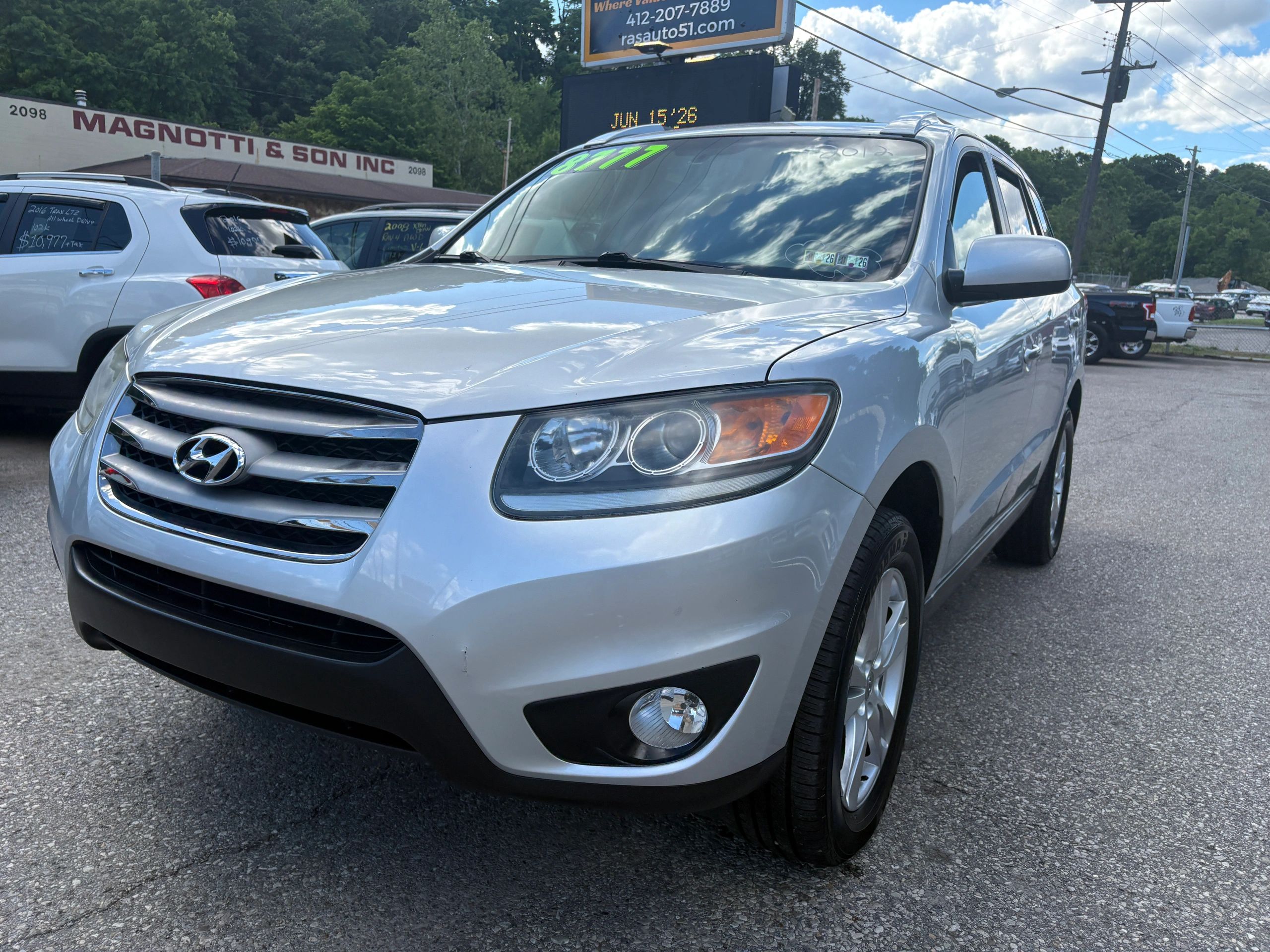 2012 Hyundai Santa Fe's photo