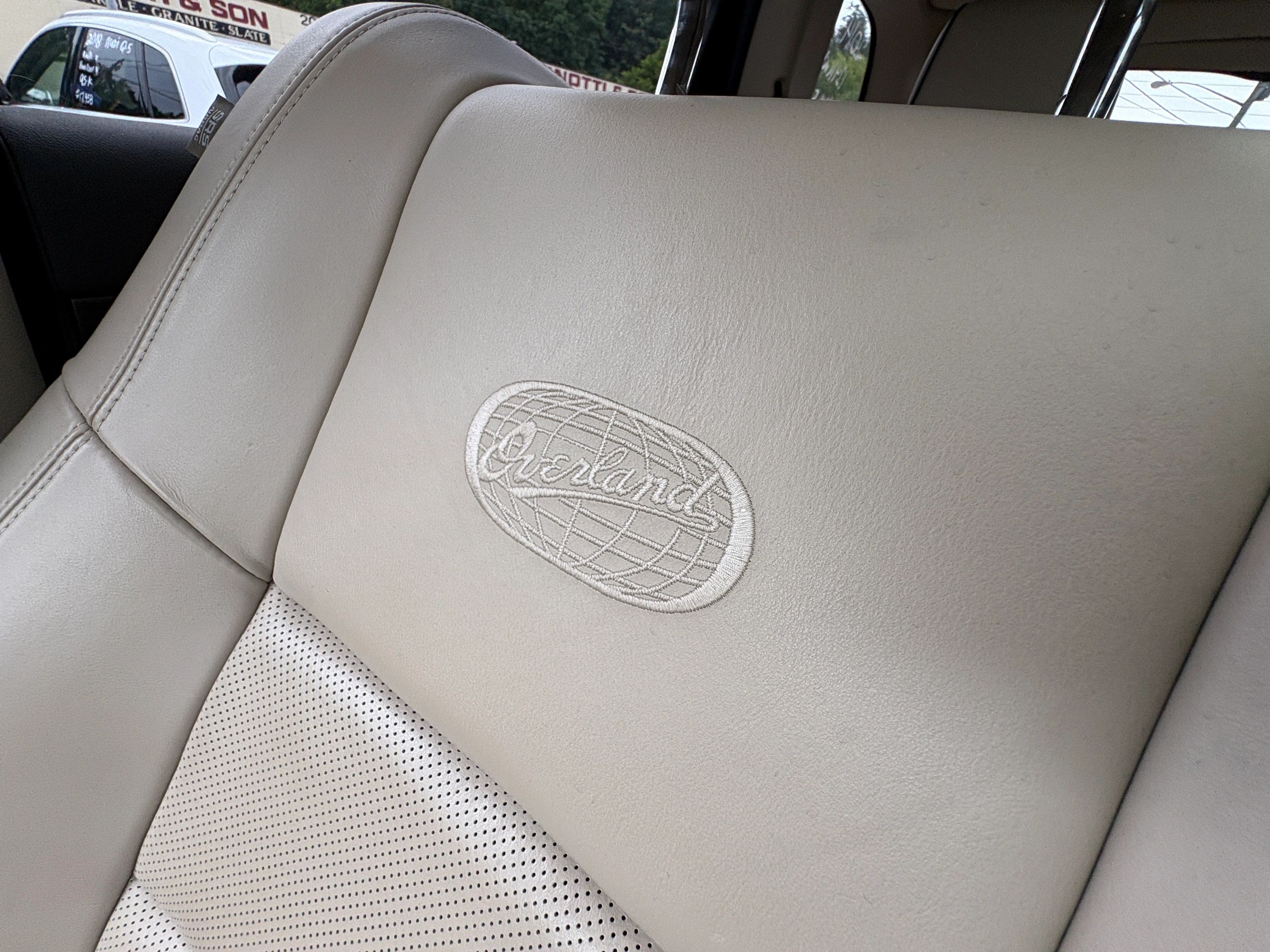 2014 Jeep Grand Cherokee Overland - Photo 16