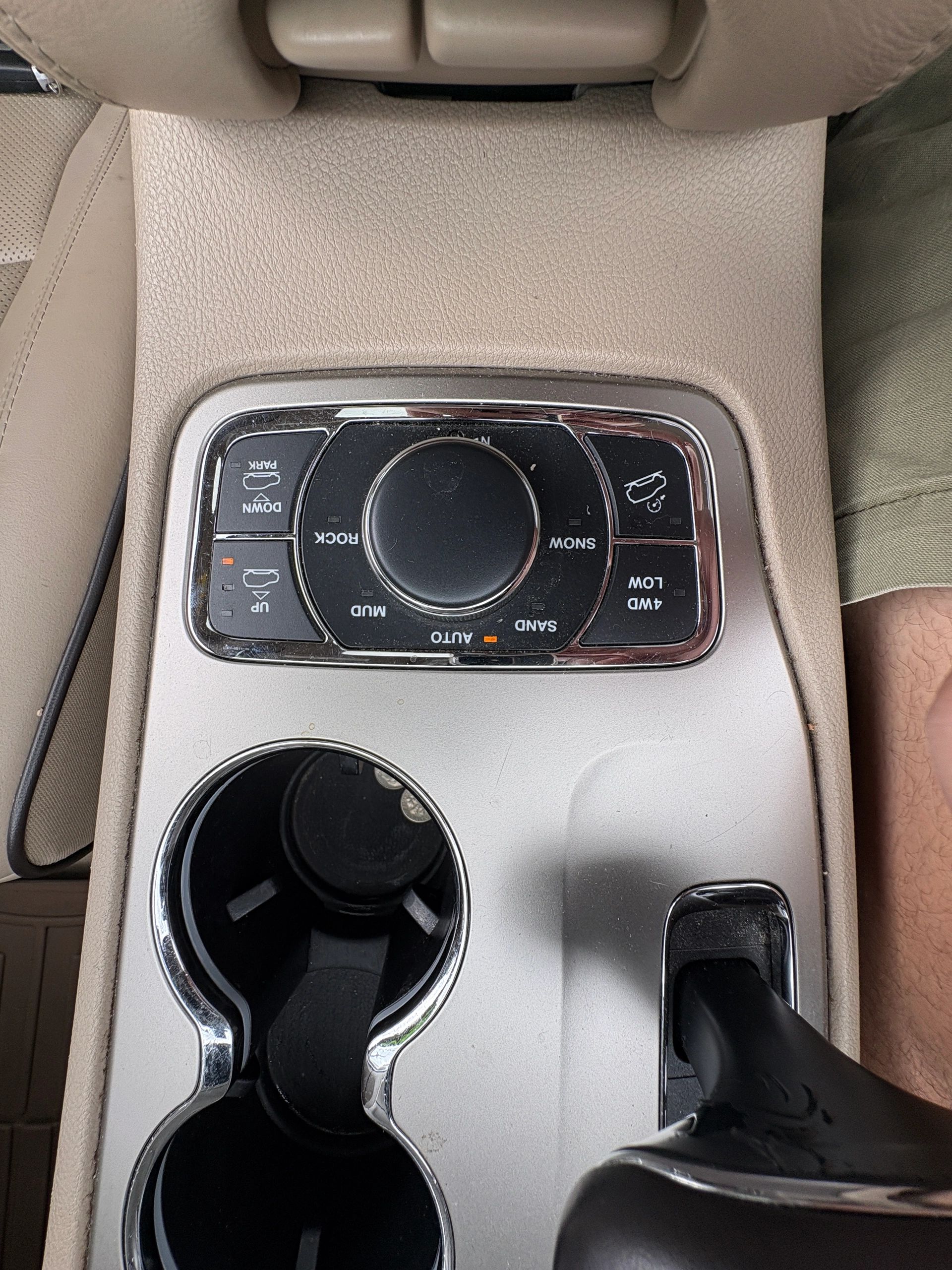 2014 Jeep Grand Cherokee Overland - Photo 12
