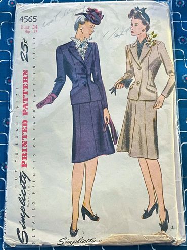 Simplicity 4565 1940s Vintage Dress Pattern
Vintage Suit Pattern