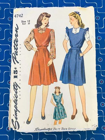Simplicity 4742 1940s Vintage Dress Pattern
Vintage Jumper Pattern
Vintage Apron Pattern