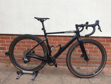 Corvelo road bike in for a Gol
d service.