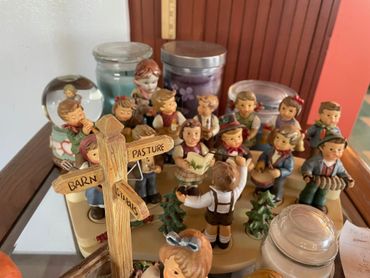 A lifetime of gathered treasures, how do I decide what to keep?