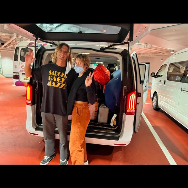 Airport arrival pickup