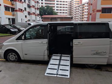 Wheelchair accessible maxicab