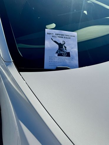 Elon Musk nazi salute sell your Tesla