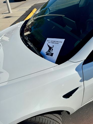 Elon Musk nazi salute sell your Tesla